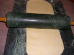 パイ生地をのばす